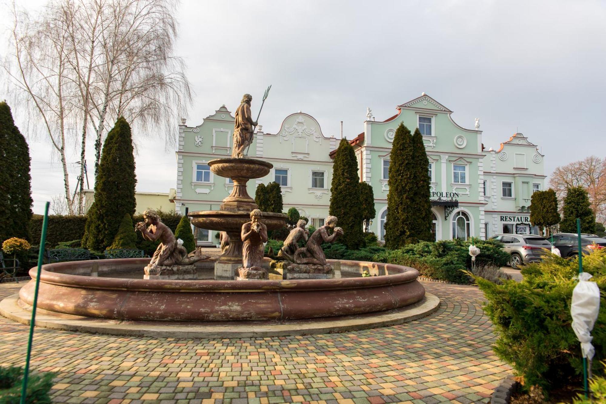 Hotel Napoleon Wroblew  Εξωτερικό φωτογραφία