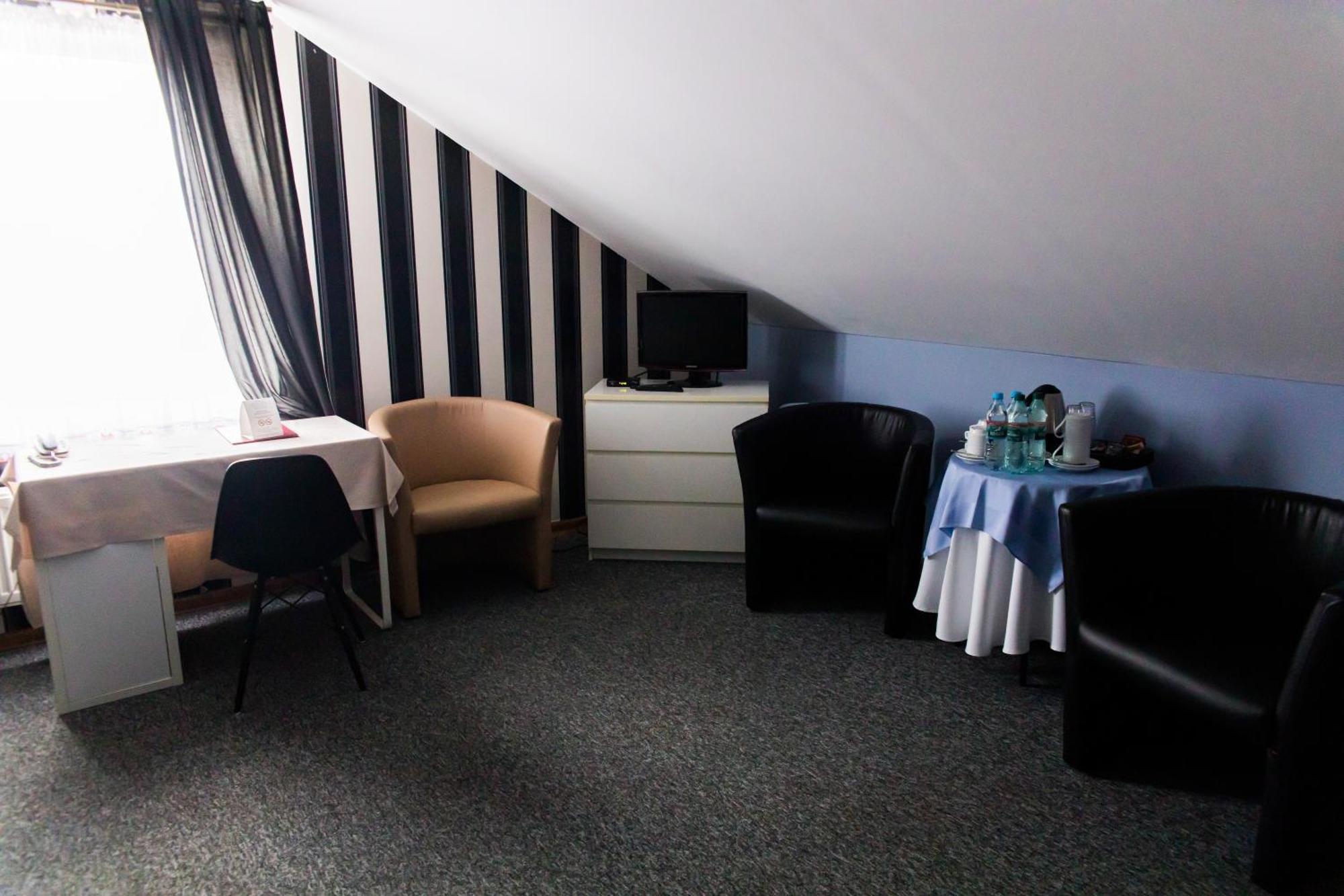 Hotel Napoleon Wroblew  Εξωτερικό φωτογραφία