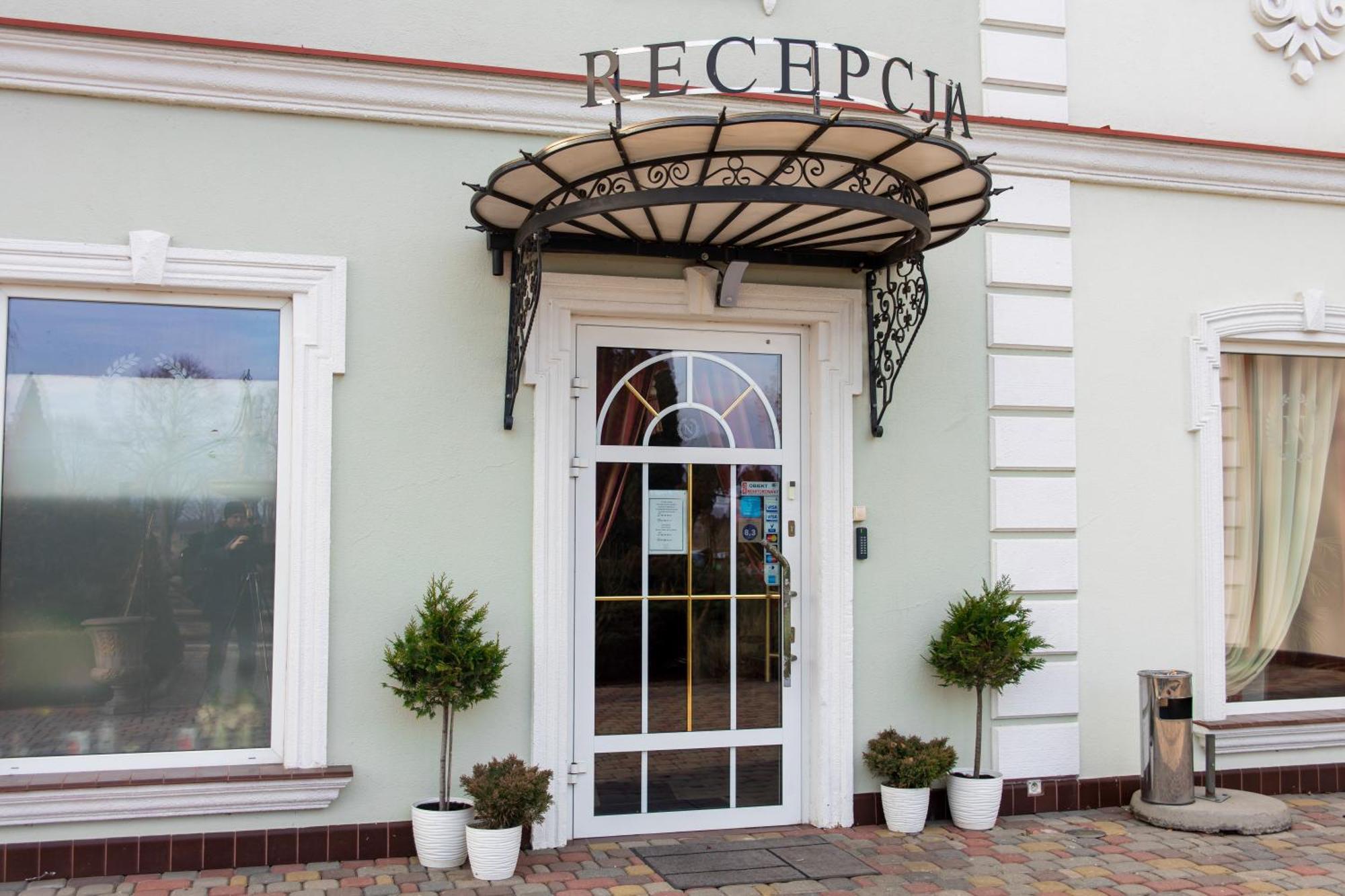 Hotel Napoleon Wroblew  Εξωτερικό φωτογραφία