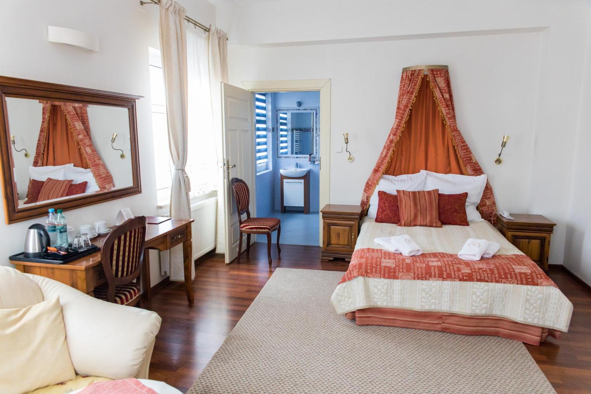 Hotel Napoleon Wroblew  Εξωτερικό φωτογραφία