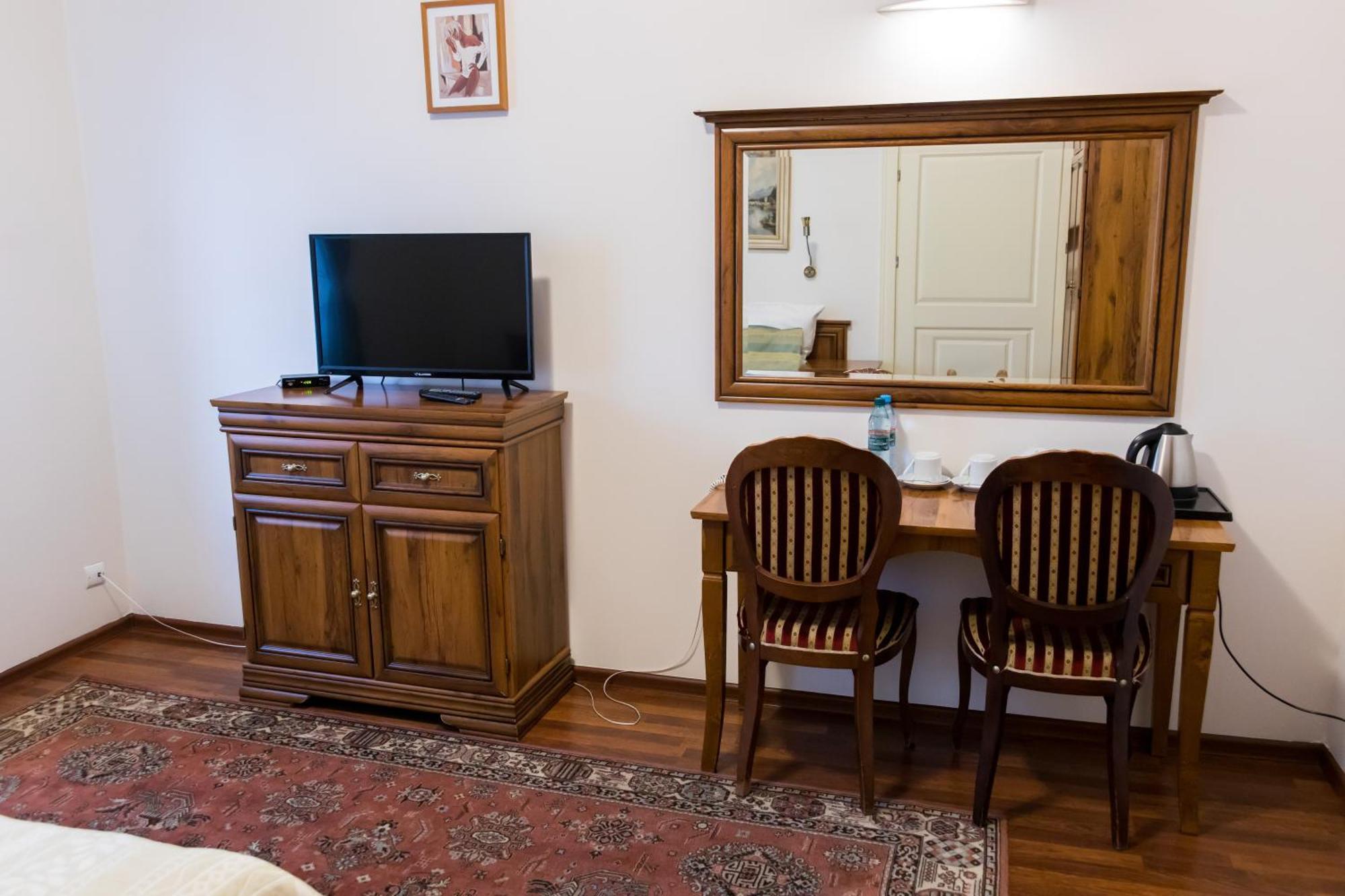 Hotel Napoleon Wroblew  Εξωτερικό φωτογραφία