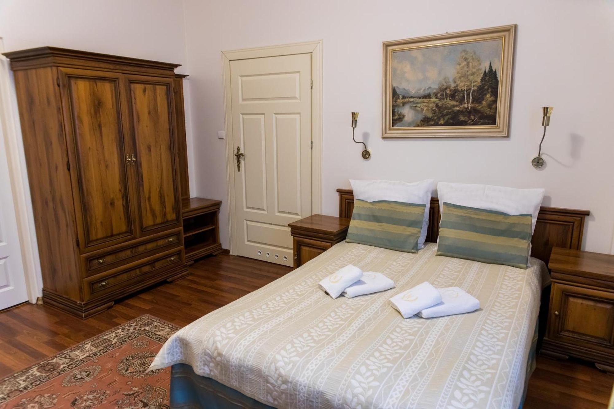 Hotel Napoleon Wroblew  Εξωτερικό φωτογραφία
