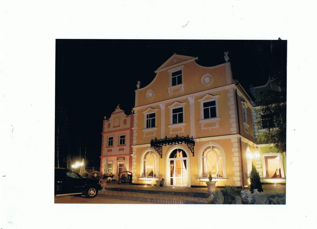 Hotel Napoleon Wroblew  Εξωτερικό φωτογραφία